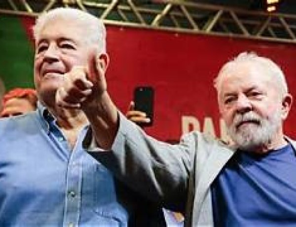 O Estadista Roberto Requião