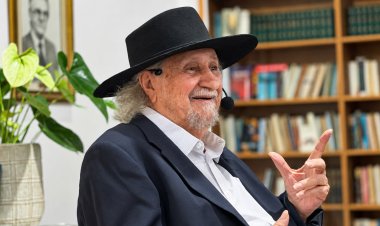 Elomar recebe o título Doutor Honoris Causa